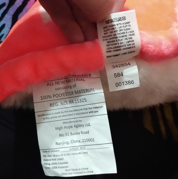 **SOLD ON Ⓜ️*"🔥NWT ~ UGG Fur Pillow🔥 - Picture 5 of 7